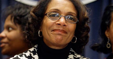 Convicted of embezzlement, former Baltimore Mayor Sheila Dixon is running again